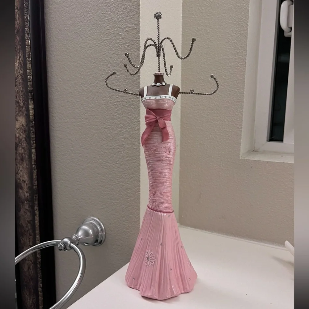 Necklace holder stand
